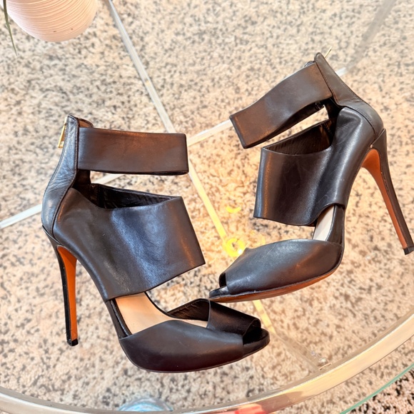 Black leather  heels - Picture 2 of 5